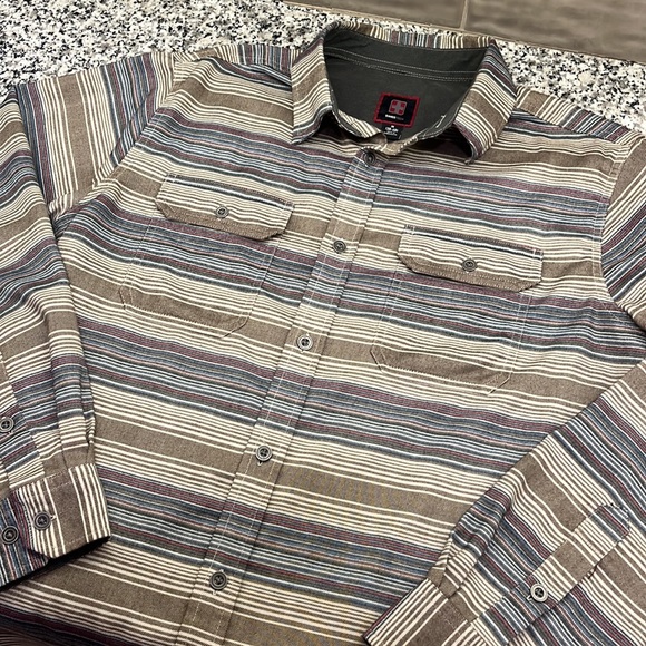 Swisstech Stripped Button Down Shirt- Size Medium - Picture 2 of 6